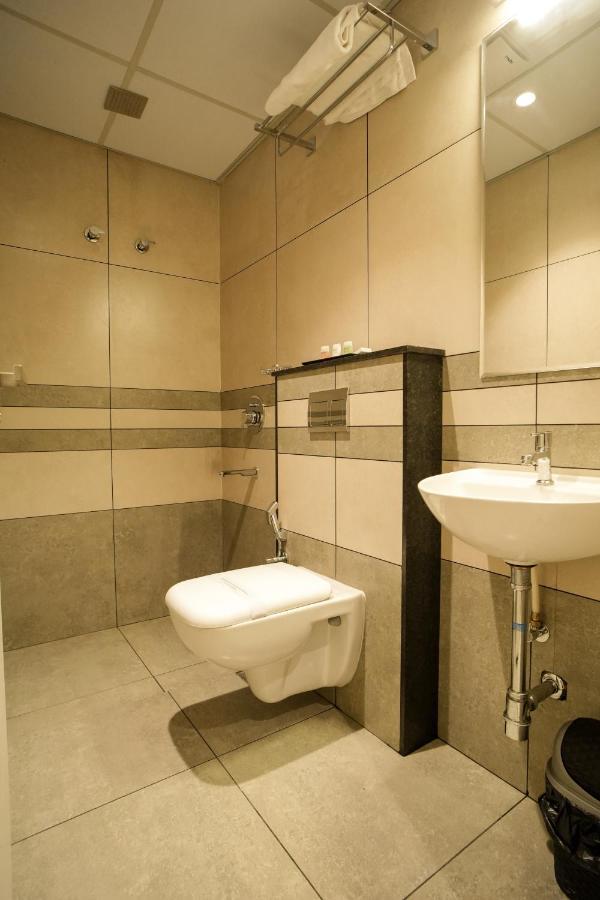 Sulu Residency Hotel Kochi Luaran gambar